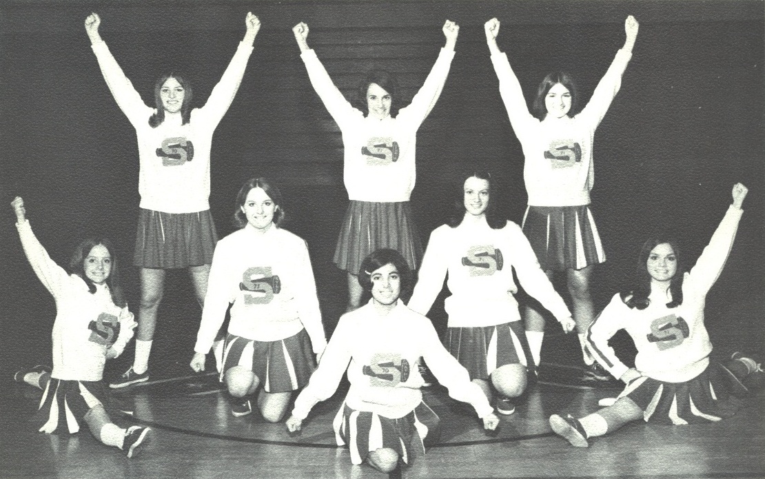 VARSITY CHEERLEADERS